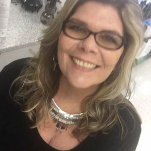 Meet your Posher, Lori